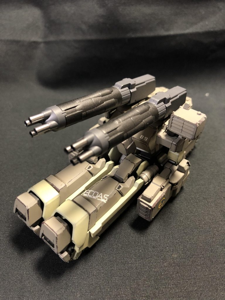 デカールの貼りどころも迷いが