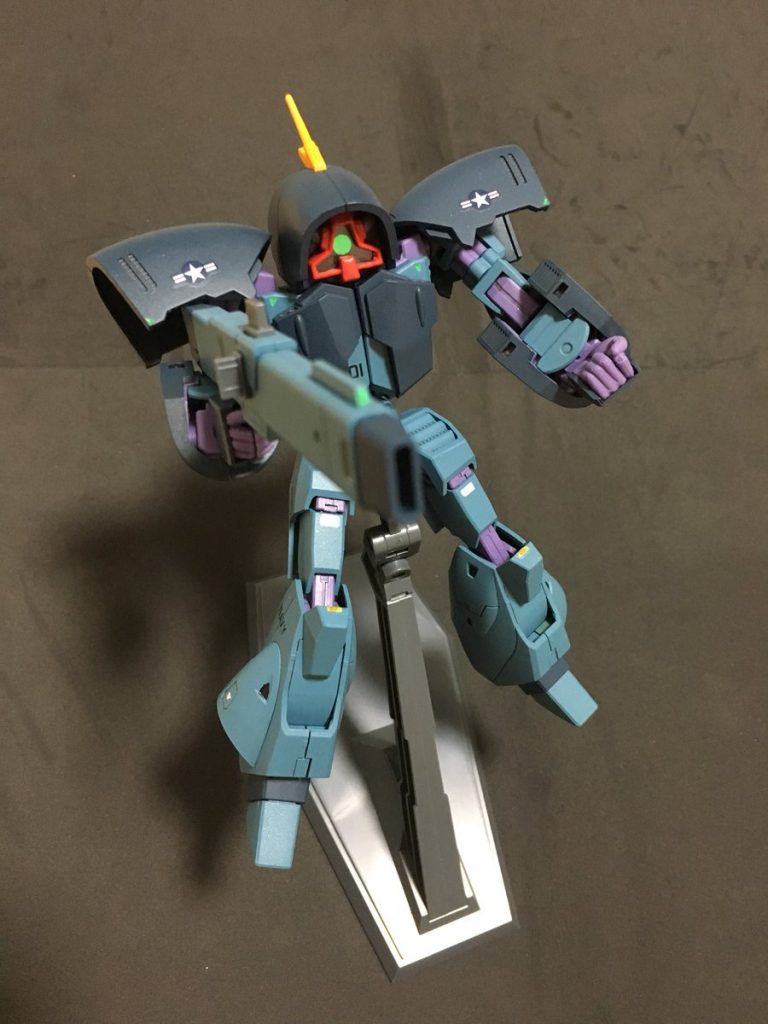 説明書のアクションポーズっぽく。