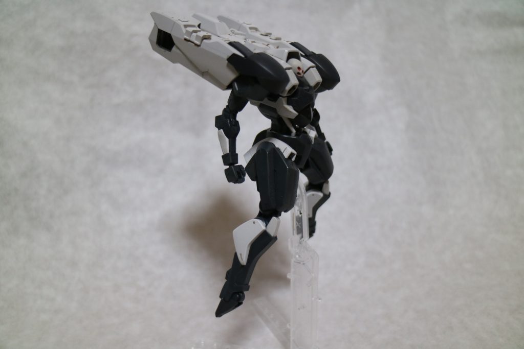 サイドです。バランスの悪いデザインがとても好きです。