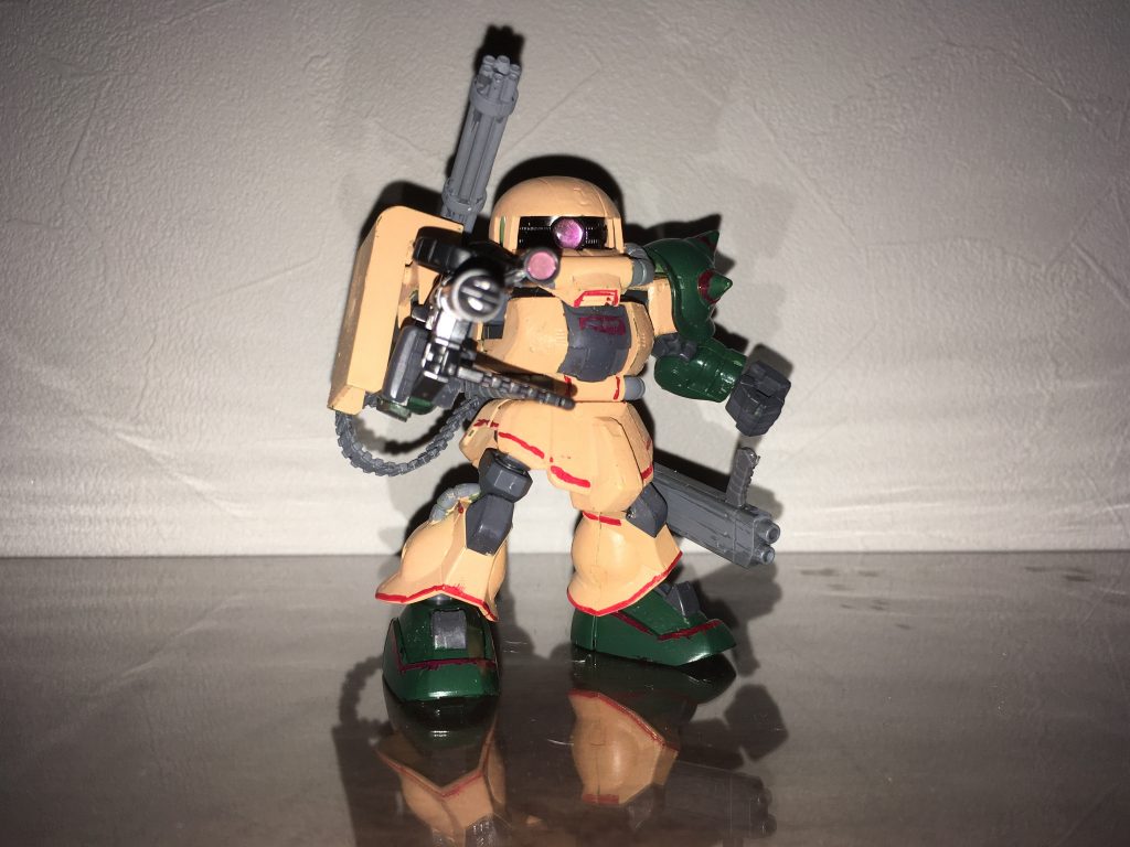 ザク・マシンガンと。意外と似合いますね。