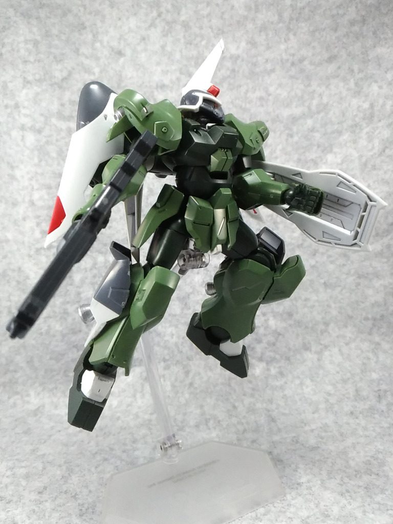 盾はどっちも穴だったのでランナー接続。
太さが微妙に違うので要調整