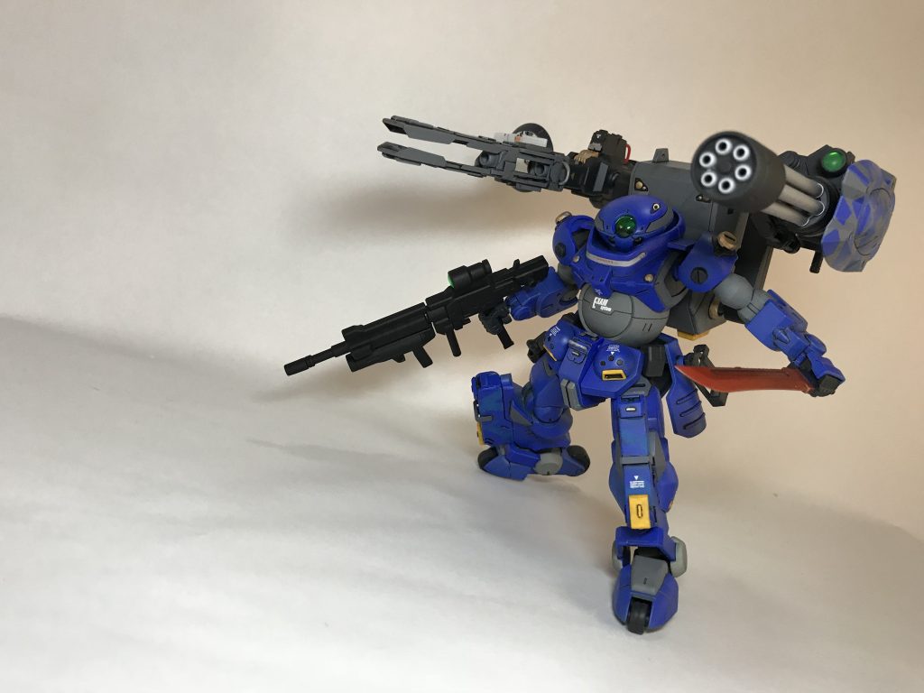 陸戦モード。
ティルトローターパックを外した地上での戦闘スタイル。
足のインラインダッシュで移動しながら砲撃する。火力も運動性能も高い、まさにメタルギ、、、なんでもありません(笑)