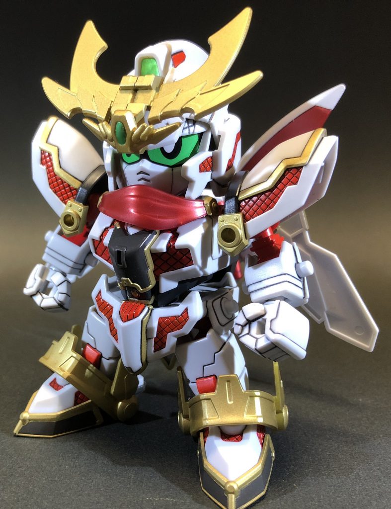 SDフレーム使用箇所は腕と下半身。
上半身フレームはCSフレームのものをそのまま使用しています。
CSフレーム、可動は優秀ですがやっぱりプロポーションがちょっと気になる方多いみたいですね( ̄▽ ̄;)