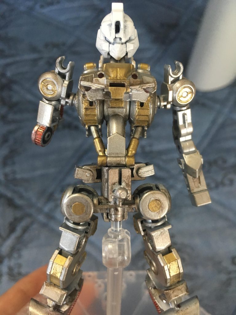 一応フレーム状態に出来るんですけど、装甲を付けたら思ったよりも塗装でギチギチになった部分があり、装甲を取ると塗装が剥げてしまうのでこの写真しかなかったです(;ω;)