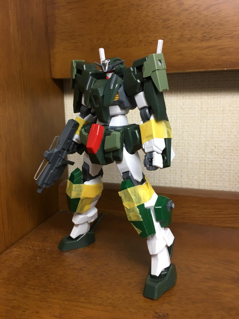 一番古いのがこれでした。グレイズとデュナメスのパーツを少しずつ拝借し仮組みした状態。