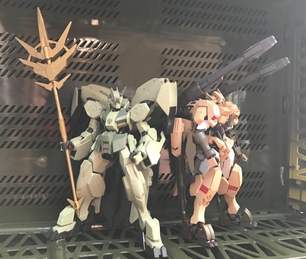 モノアイガンダム第一弾のグシオンとツーショット