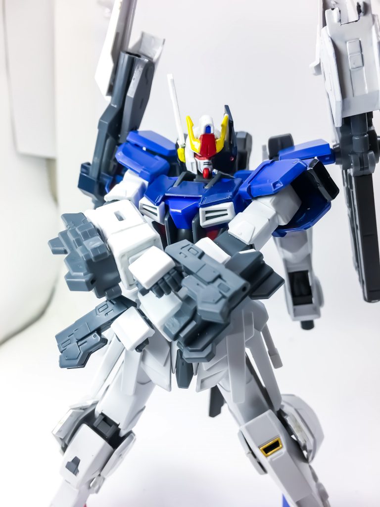 ## ハンドピストル&リアクトジェネレーター
ハンドガンは通常の物を使用
リアクトジェネレーターは使用するとエネルギーを発生させる事が可能で、ファンネルの動力部にも使用されます。