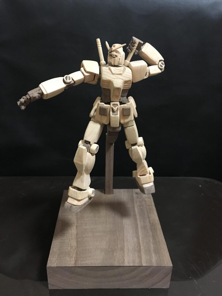 木製ガンダム–4枚目/制作者：@enku3