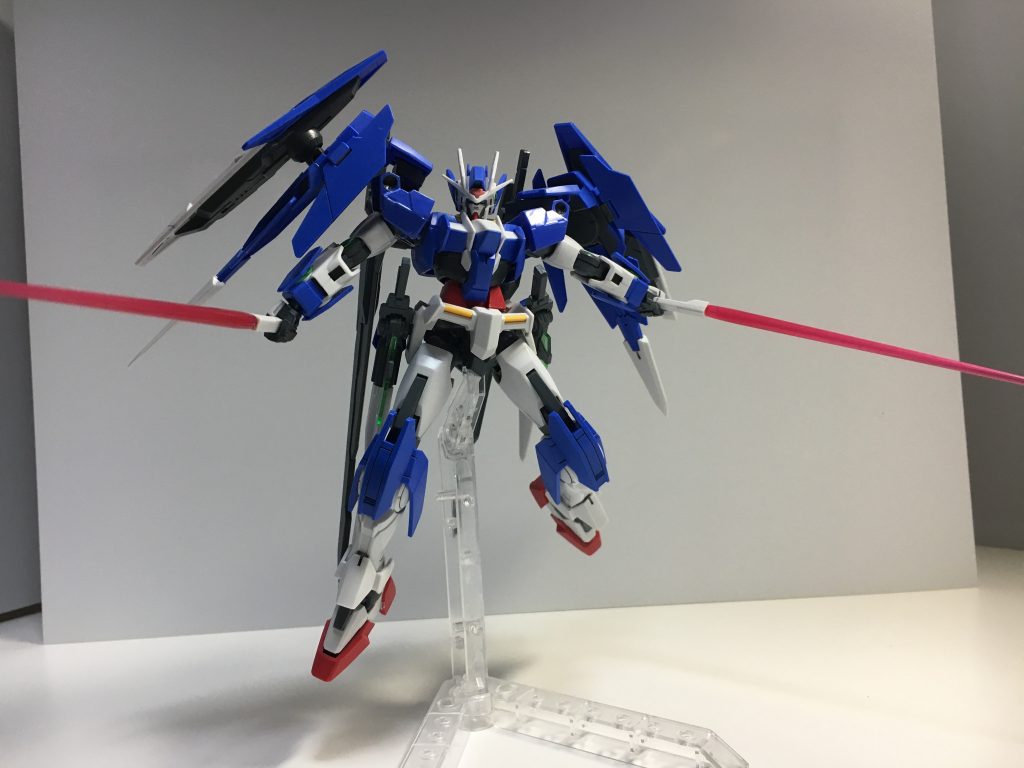 GNビームサーベル
リクのもう一つの初期装備。GN粒子で構成された高出力ビームで高い斬れ味を持つ、水中でも使用可能