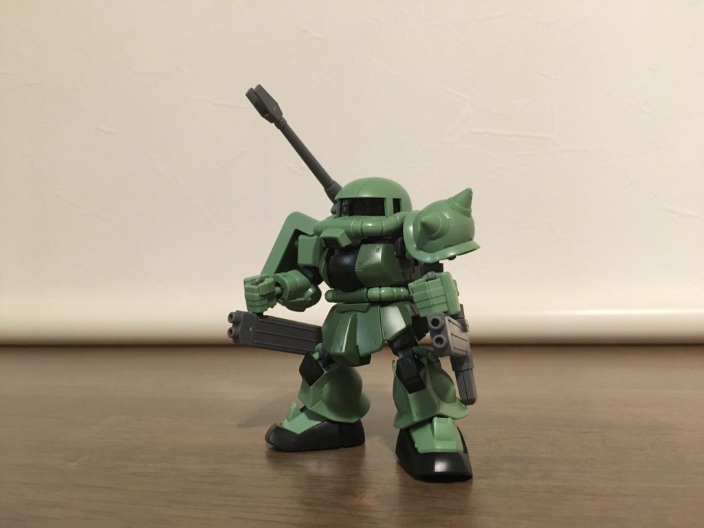 CSフレームのおかげで装備できましたが、隙間ができてしまったので削りました。