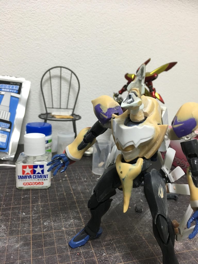 頭の調整です。メガ粒子砲は何度作り直したことか、、、、、