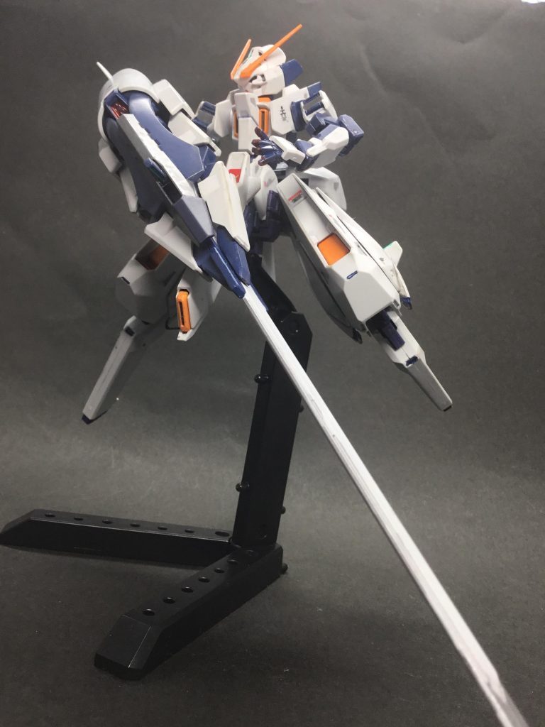 *コンポジット・シールド・ブースター*いろんな機能を詰め込んだ多目的武装。