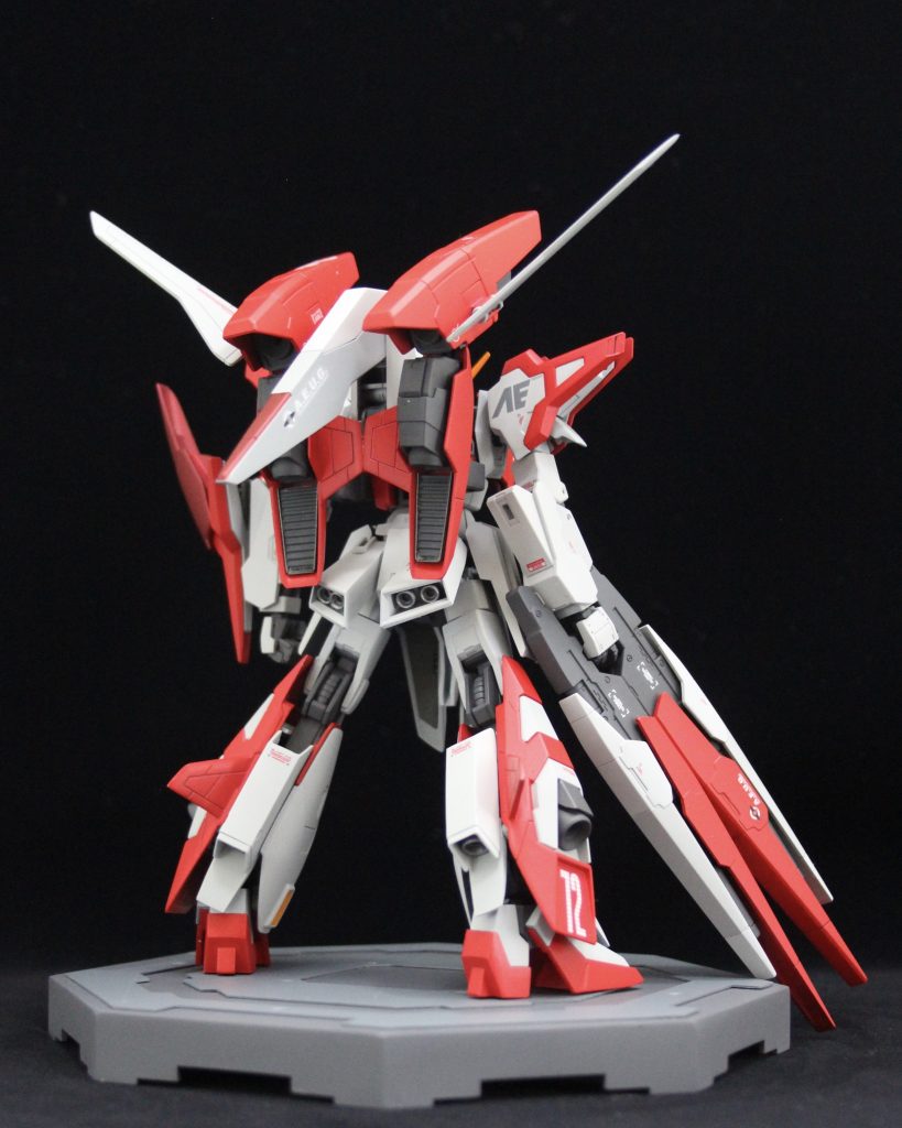 バックショット。
ゼータガンダムのスタビライザーを移植して機動力をさらに向上させています。この角度がイチオシです😛