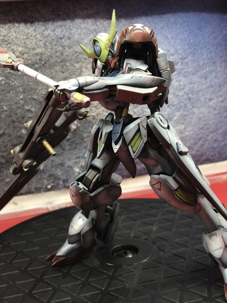 重たい剣二本でも余裕で振り回せそうな機体ですよね