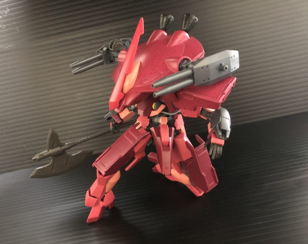 高い防御力を生かし、敵機にじわじわと詰め寄り、巨大な斧を振り下ろす。。。そんなイメージです!なんだかこわい!
以下、制作工程の画像です。