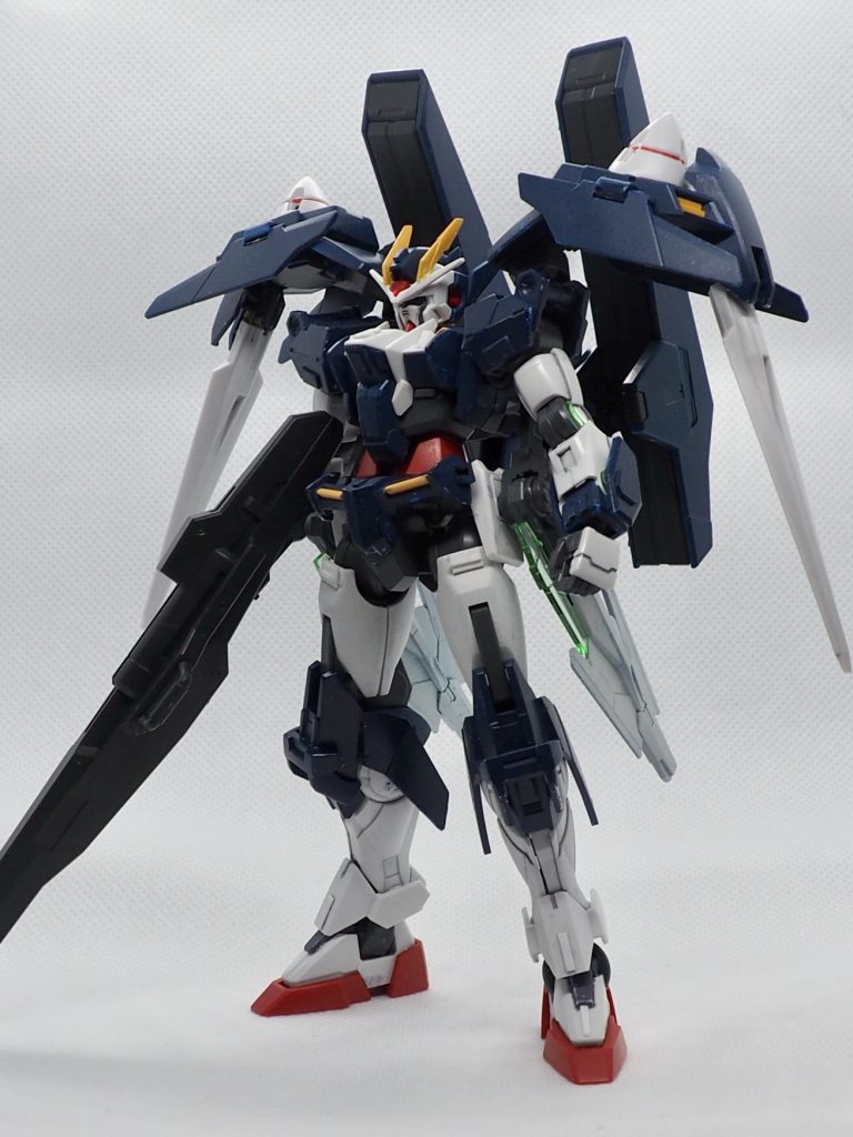 肩の感じをアリオスのシルエットぽく角度をつけてみました。