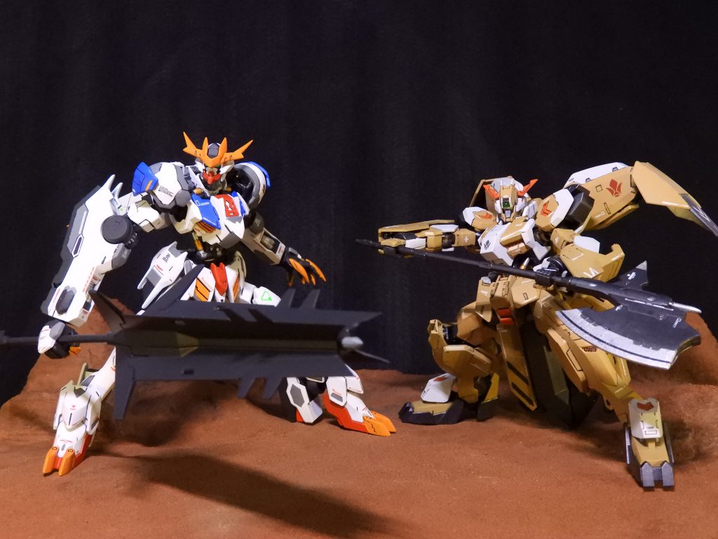 最後はグシオンとのツーショットです。
この2機が並ぶと最終回って感じがして寂しさもありますがカッコよくて大好きです。