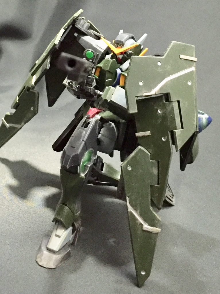 上半身をデュナメス、下半身を00に