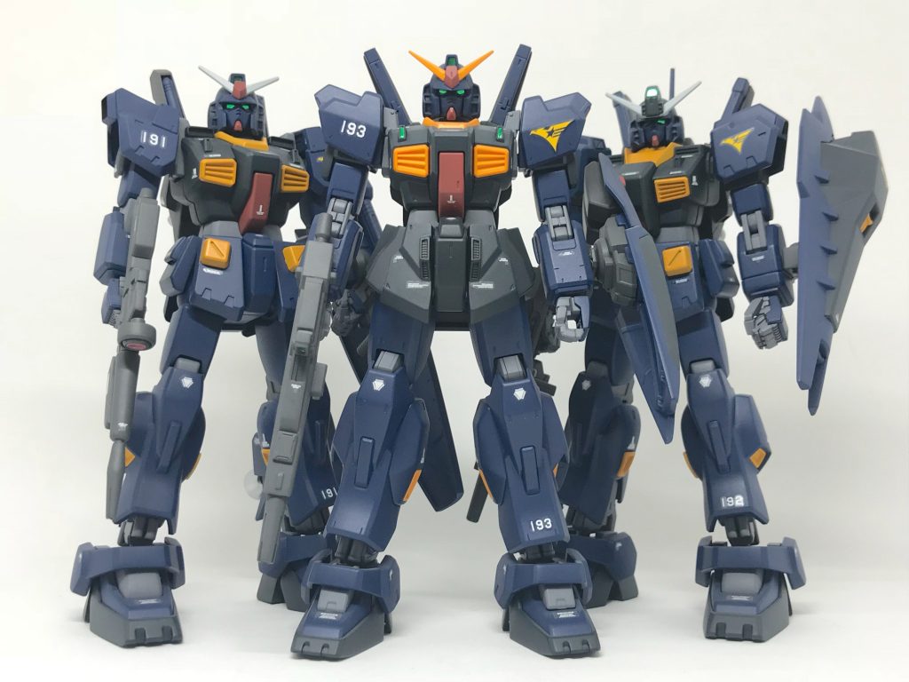 最後に我が軍の第19部隊 第一小隊の面々
の集合写真です。

  191号機   プロト  マークⅡ
  192号機   ハーフ   マークⅡ
  193号機   ノーマル  マークⅡ