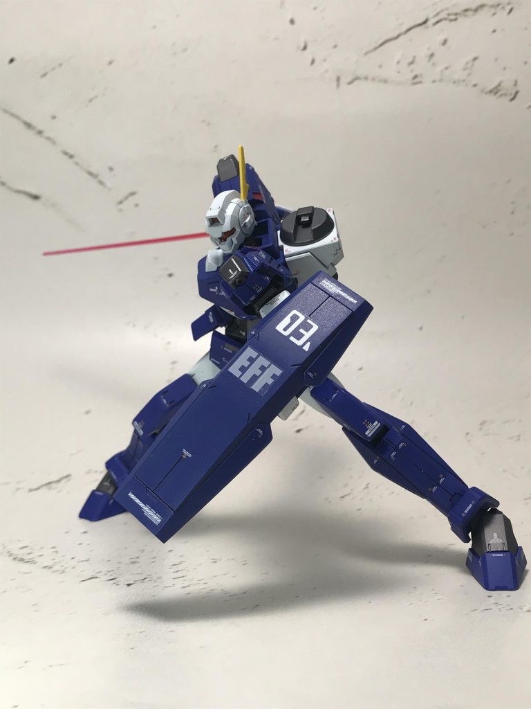 ビームサーベル抜刀開脚、接地ともに優秀で、力のあるポージングが出来ます。