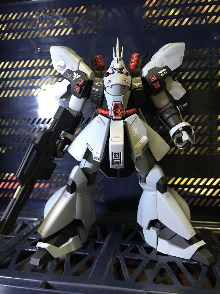 サザビー改〝サラマンダー〟–7枚目/制作者：真樹京介