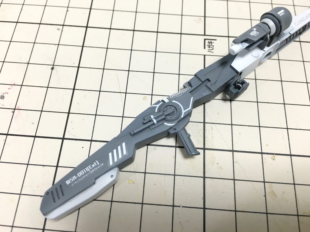 ビームスマートガンは無加工、塗装とマーキングで情報量をあげています。
