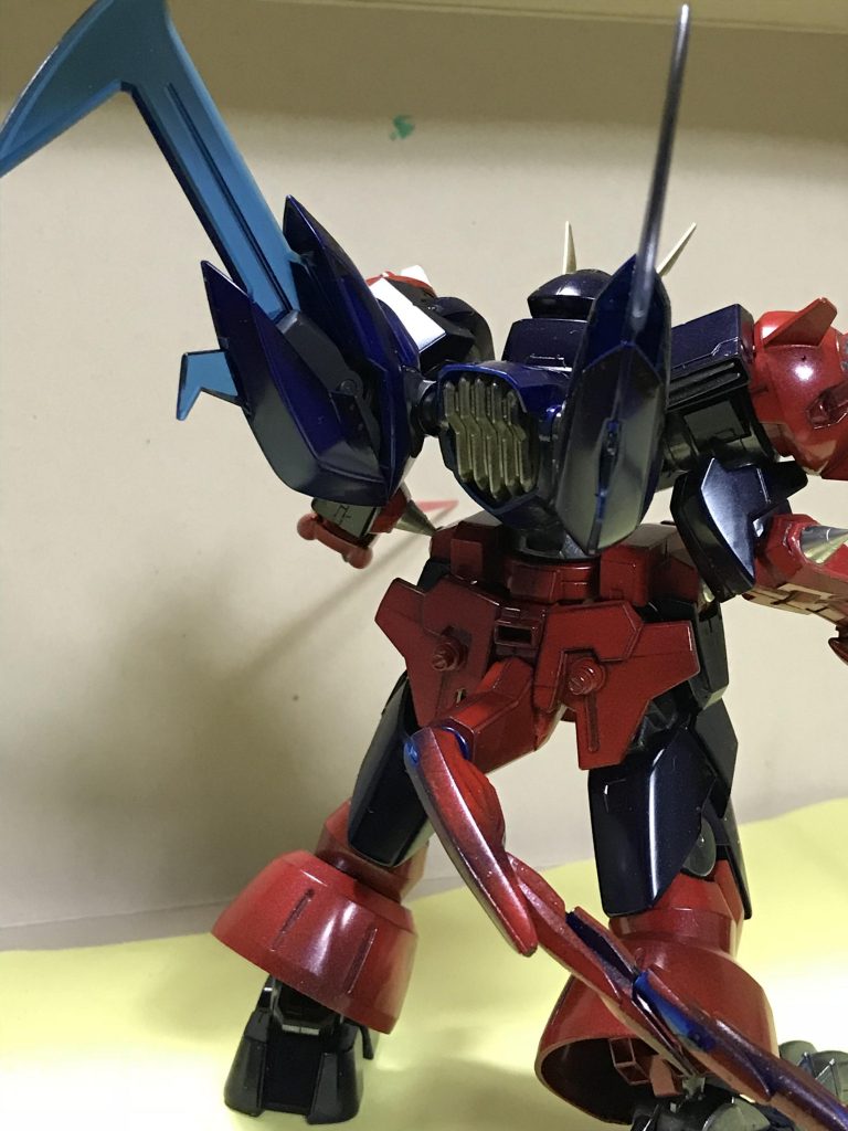 背面。テイルの塗装がまだらになっていますが、融合が完全でない設定であり、塗り残しではありません（言い訳）