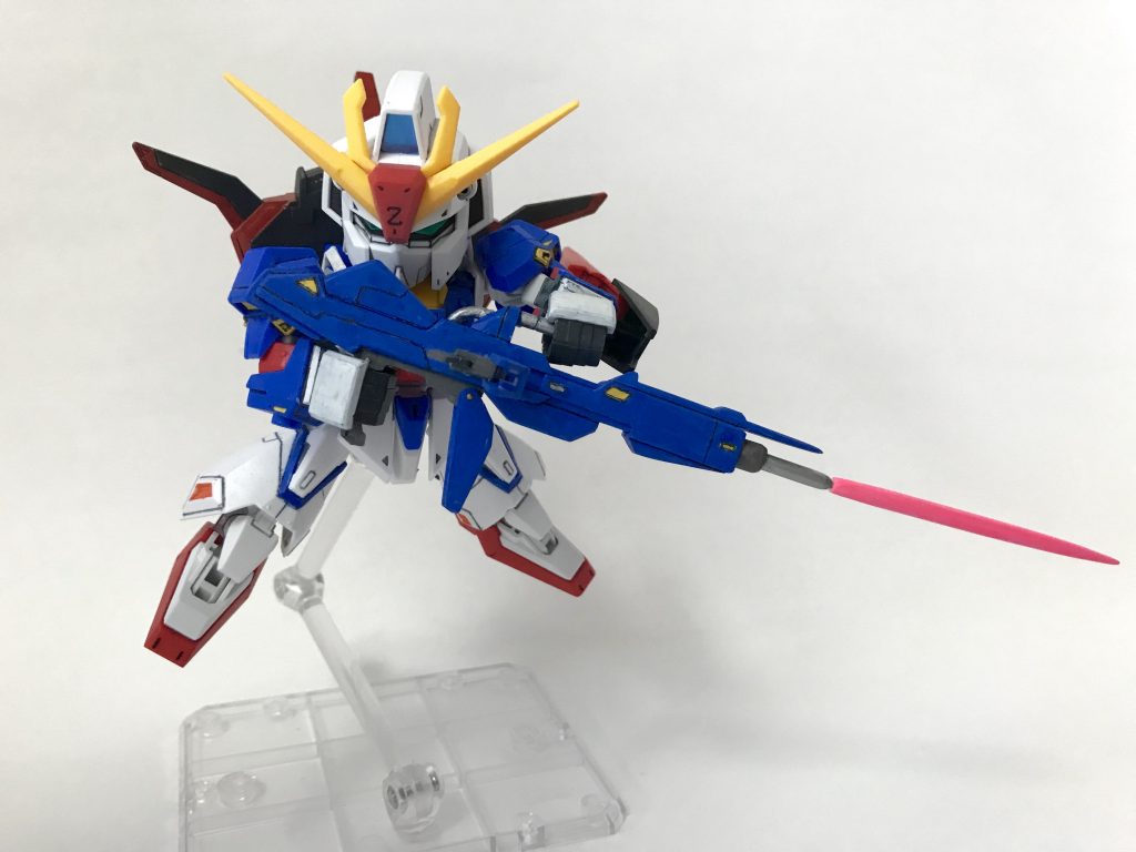 銃口にはビーム刃も取り付け可能。ビームライフルにも装着可能です。