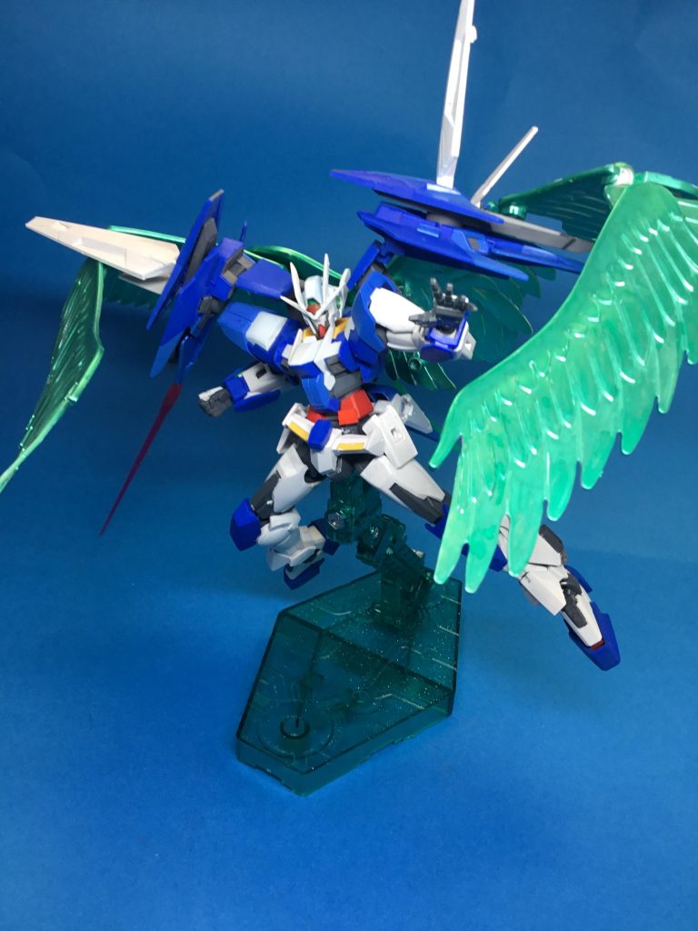 ここからが本機の最大のシステム…*スワローフェザー*トランザムを経由して発動させるシステム。必殺技であり、ブレイクデカール事件の戦闘時に発動された物でもある。