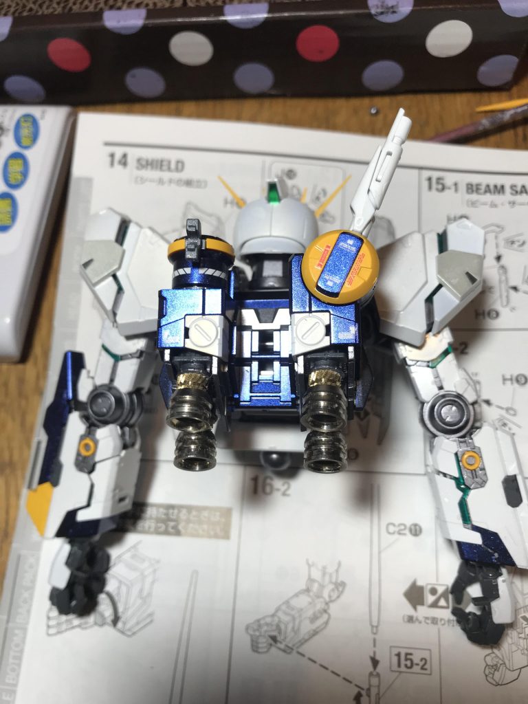 上半身（本体のデカールはまだ）まで