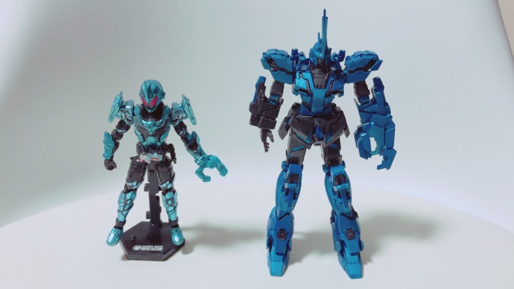 要望がありましたので素立ちです！
比較に食玩グリスブリザード並べました。