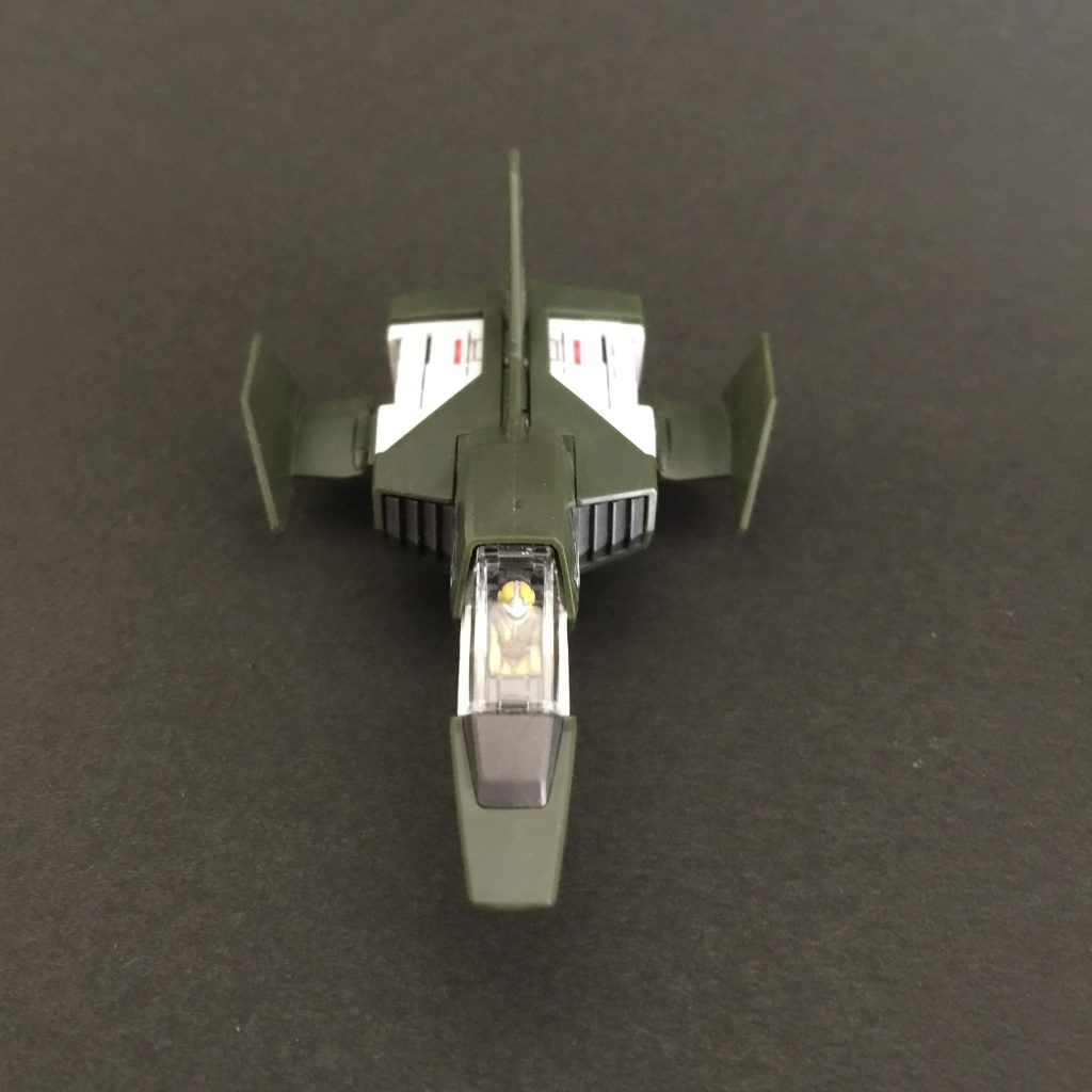 見えづらいですがパイロットは全塗装してます。