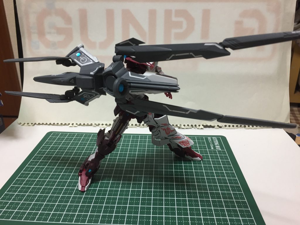 ガンダムアストレイノーネイム–5枚目/制作者：指切り抜刀斎(デザインナイフ)