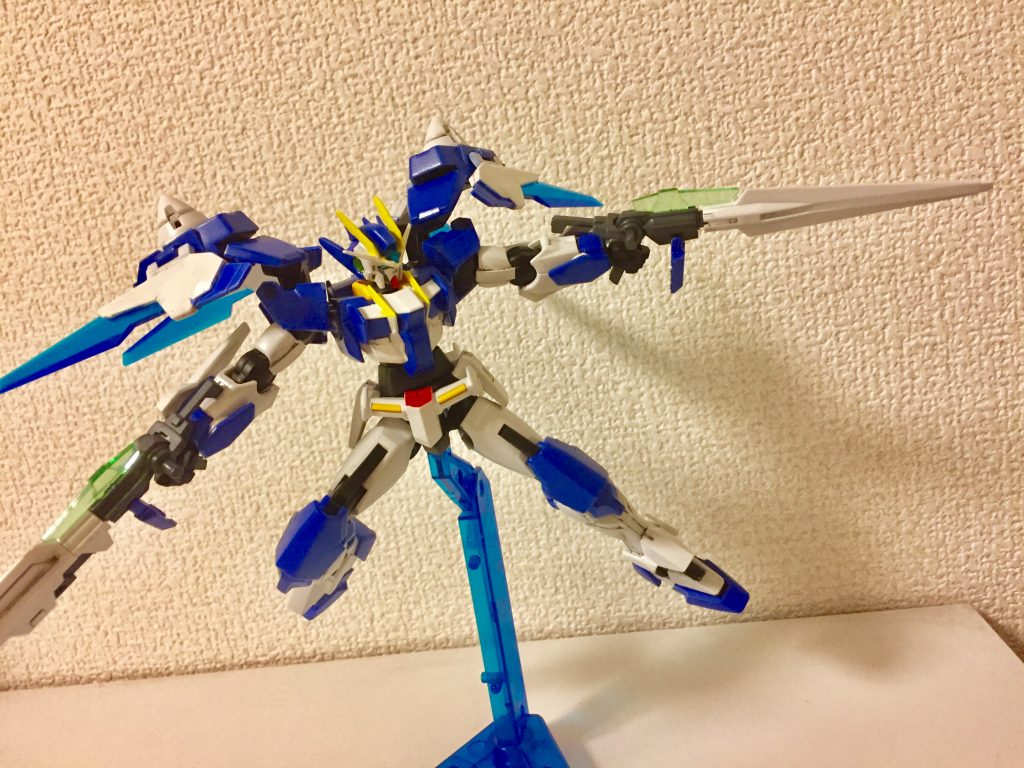 ライフルモード。中距離での戦闘スタイル。射撃から弾幕を張るなどに使用される。