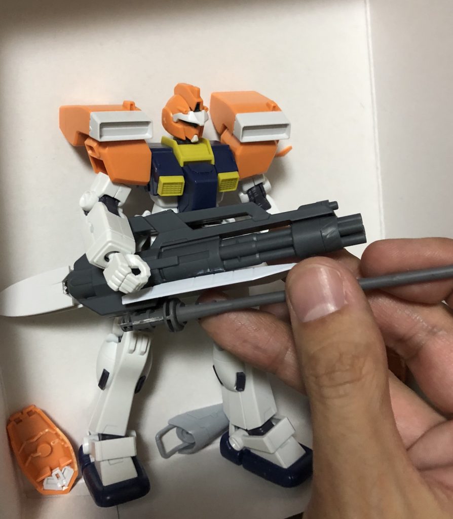 ミキシングのイメージです。肩部ミサイルは断固として塗り分けしたくなかったので閉状態を選びました。