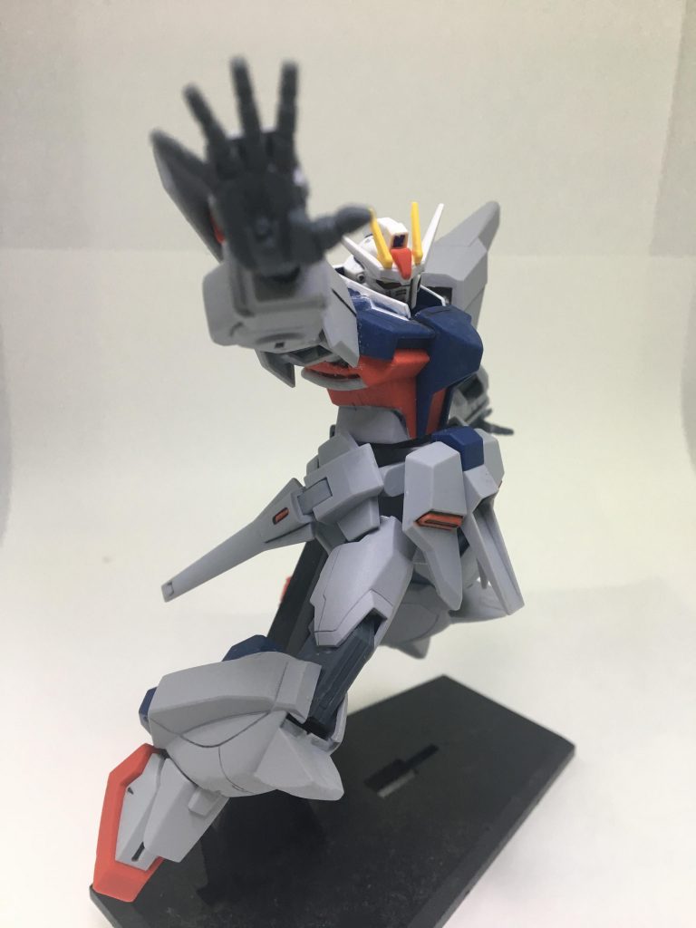 両手にはMMI-X340パルマフィオキーナを搭載!
武闘派らしく素手でもかなりの戦闘力を誇るようにしました!!