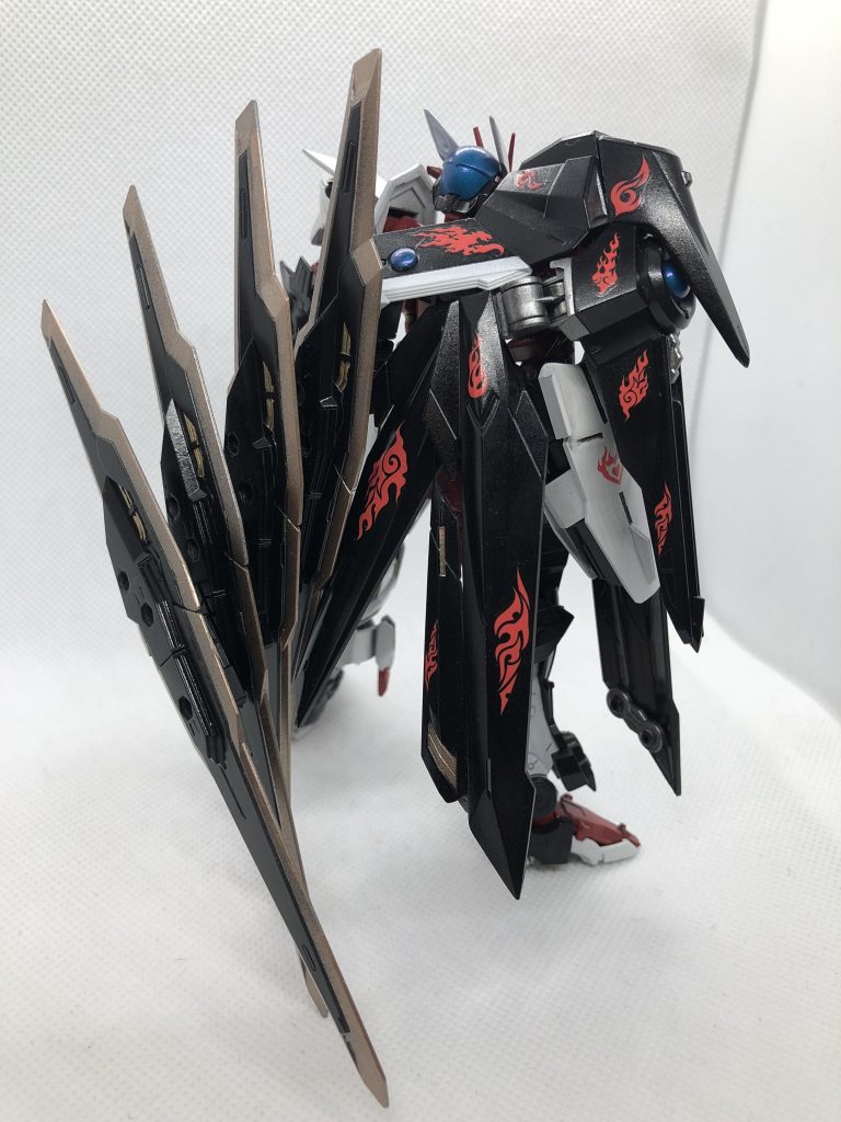 ファンネルを扇状に格納します