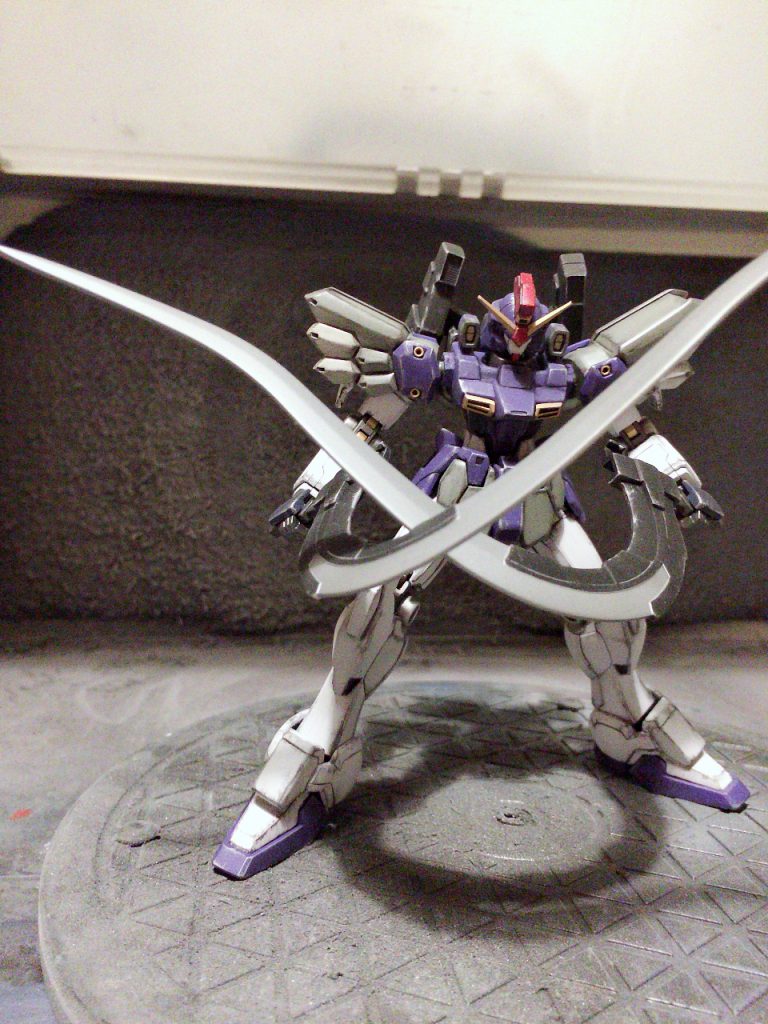 あれ？なんか武器の持ち方が違うw