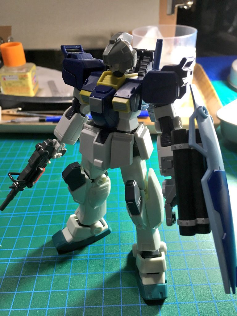 頭はEZ-SR、脚はジムIII、ベースは陸戦型ガンダムS型。