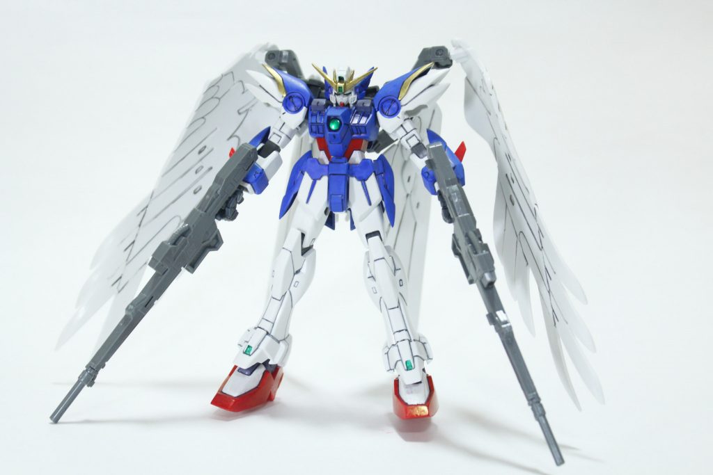 若干浮いているように見えますが、後ろに倒れかけているのを羽で支えているだけです。
実はハイヒール化の小改造してたりもしますが、見せられるレベルではなかったので写真はありません。