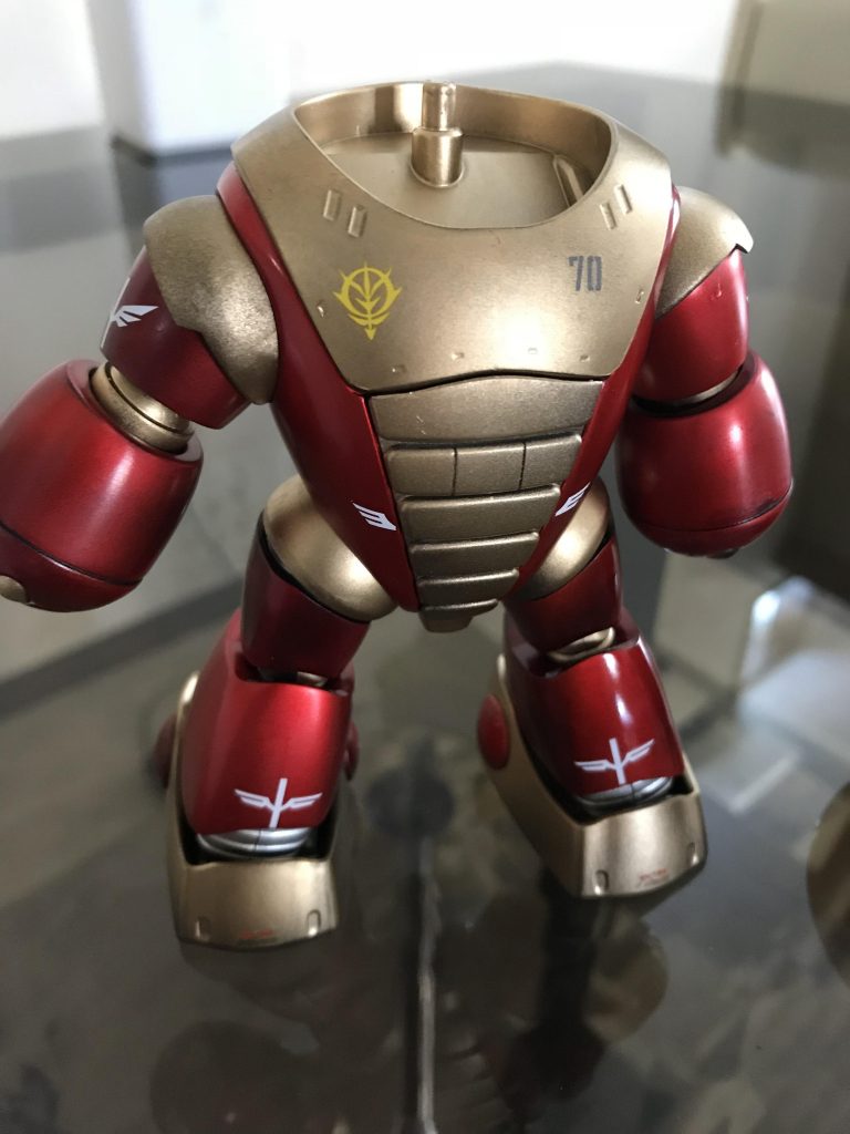 どことなくmarvelのアイア○マンの配色…