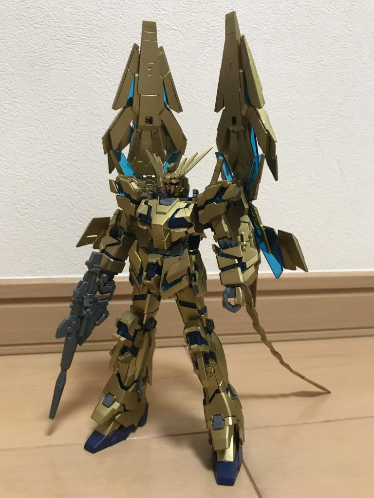 このキットを購入する際にガンダムマーカーゴールドが色的にしっくり来るはずと思ったのでイメージ通りの色味になったと思います。