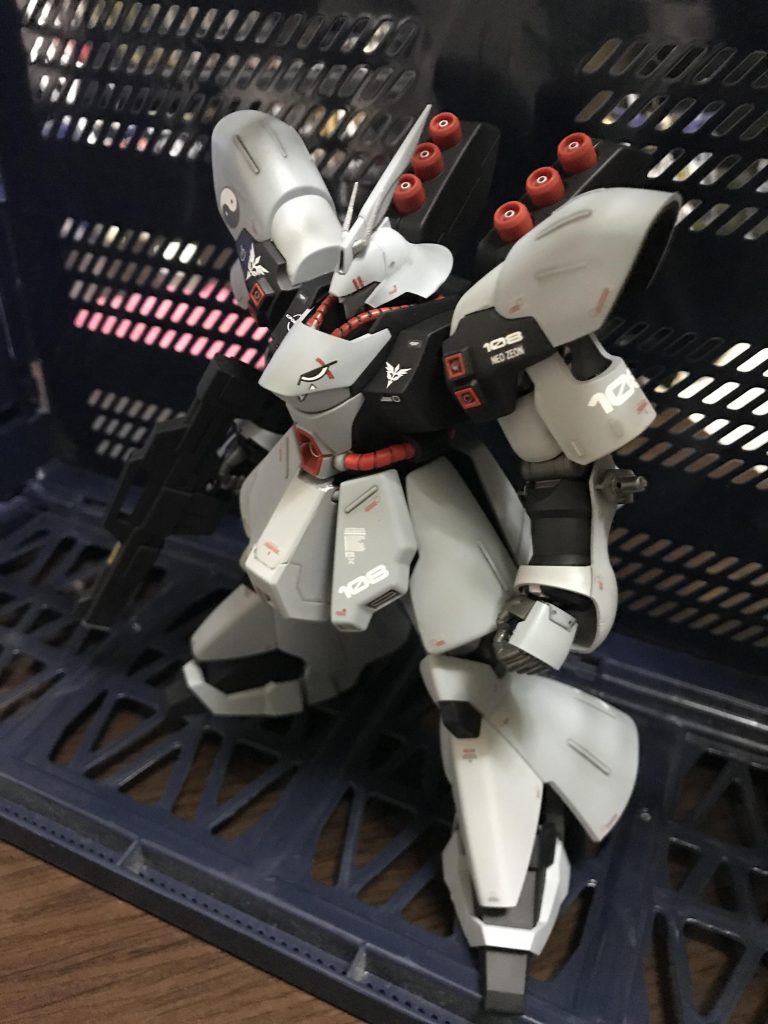 グレー部分は2色で塗り分けてみました。