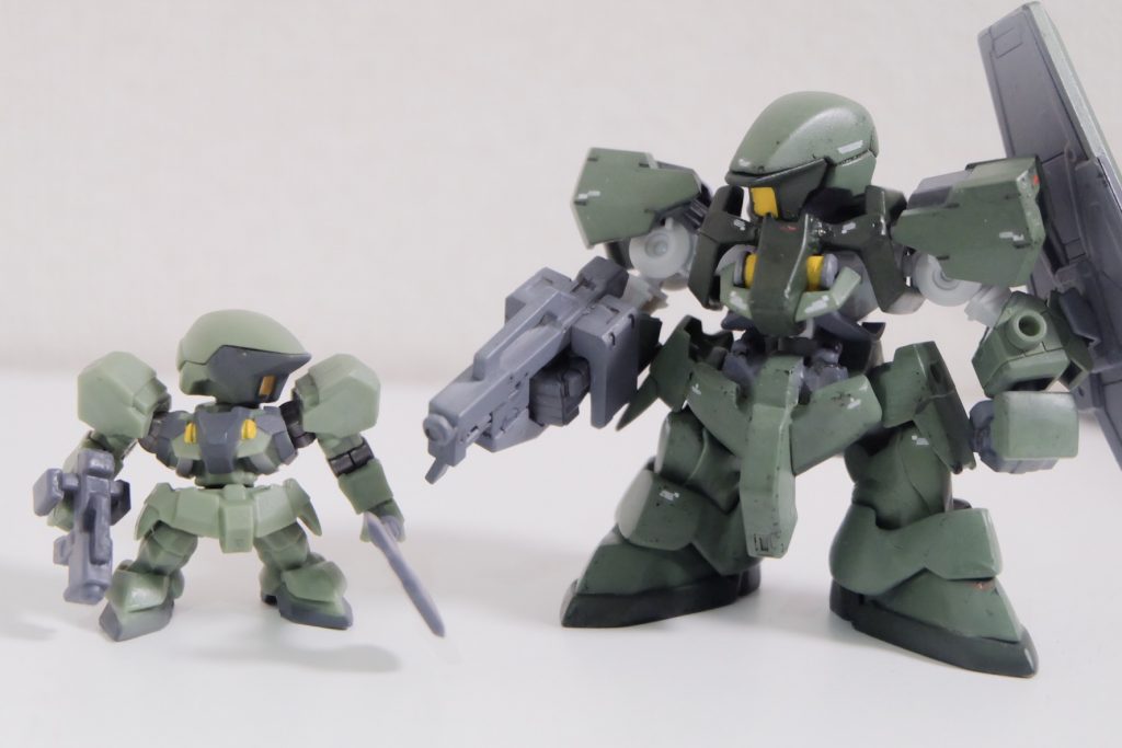 ガシャポン戦士DASHと比較すると親子のよう。