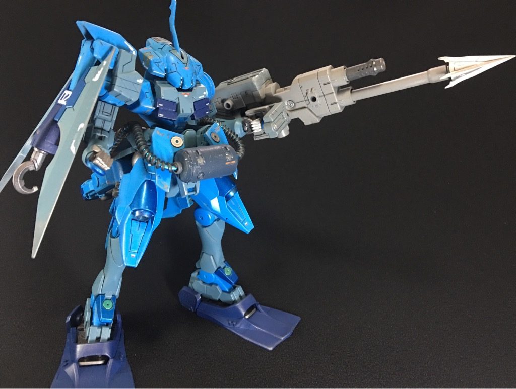 リボルビング機構付きの突撃銛。
リーチも長くパルス弾による牽制もできる。
肩部アンカーで目標を引き寄せ貫く。