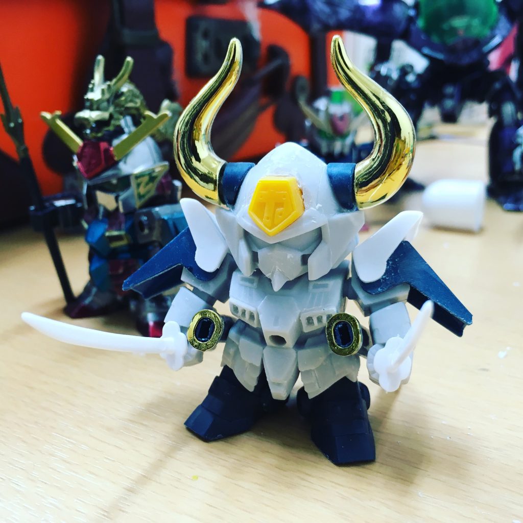 頭頂の出っ張りはゼリー状瞬着を盛りまくって整形しています。
ダクトの形状をはプラ板を使用して変更しています。