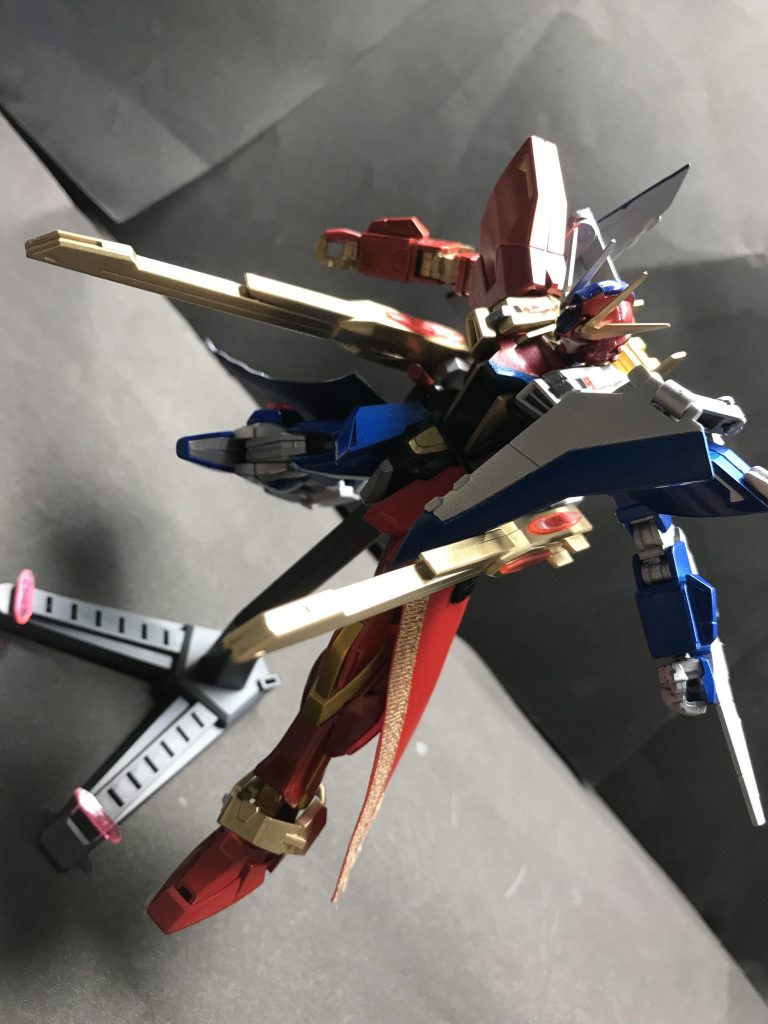 武装2:ドラゴンキャノン。これも元の機体から引き継ぎ。シルエットの変化が結構あって楽しいので残しました。