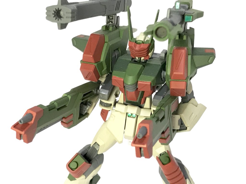 複合バヨネット装備型ビームライフル
問題なく腰で構える事ができます。