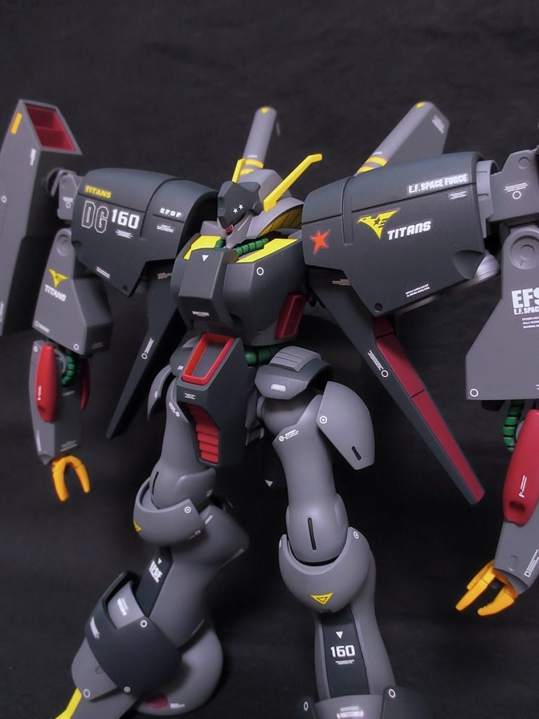 モノアイはハイキューのVCドームをペタ貼りしています。
仕上がりが綺麗なので手間いらずで確かな効果を得られます。