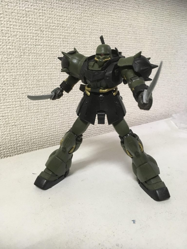 こちらはゼーズールの手首とナイフを使用した近距離格闘戦型。